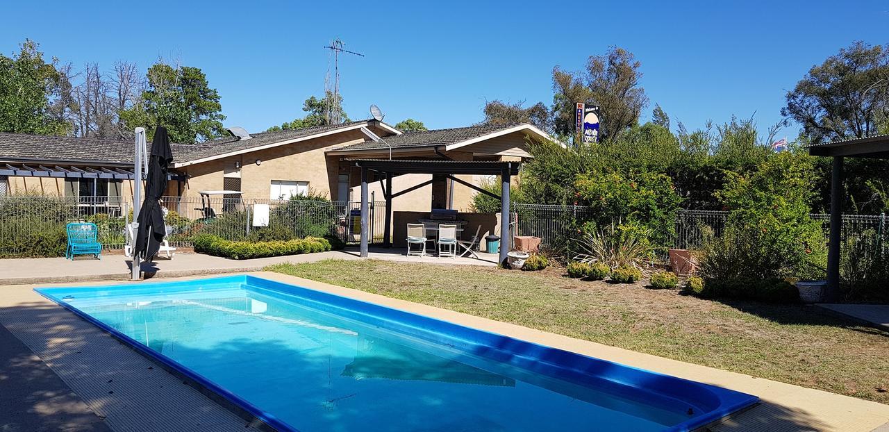 Amber Court Motor Inn Coonabarabran Bagian luar foto