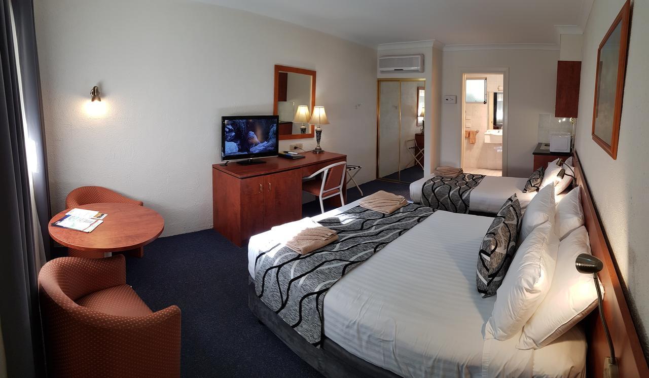 Amber Court Motor Inn Coonabarabran Bagian luar foto